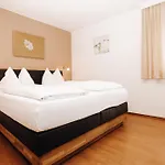 Aparthotel Garni Tannenhof 3*