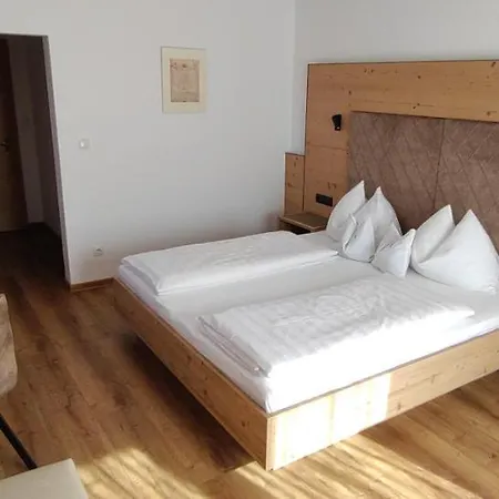 アパートホテル Garni Tannenhof 3*