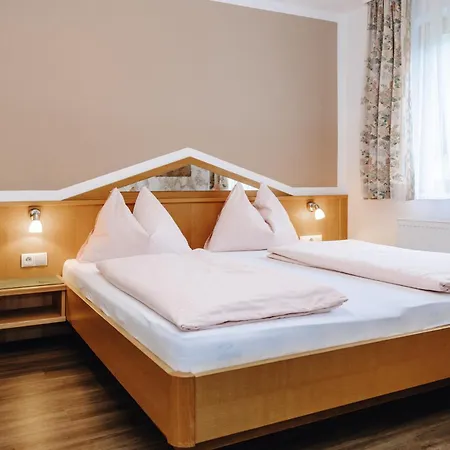 מלון דירות Garni Tannenhof