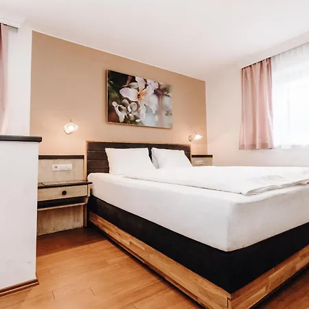 Aparthotel Garni Tannenhof 3*