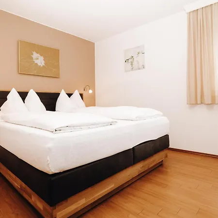 Aparthotel Garni Tannenhof 3*